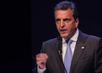 Por la omisión de sus rivales, Sergio Massa logró que el escándalo de Insaurralde no lo afectara en el debate