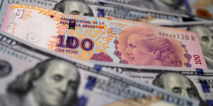 El Gobierno unificó los dólares solidario, tarjeta y turista en $731