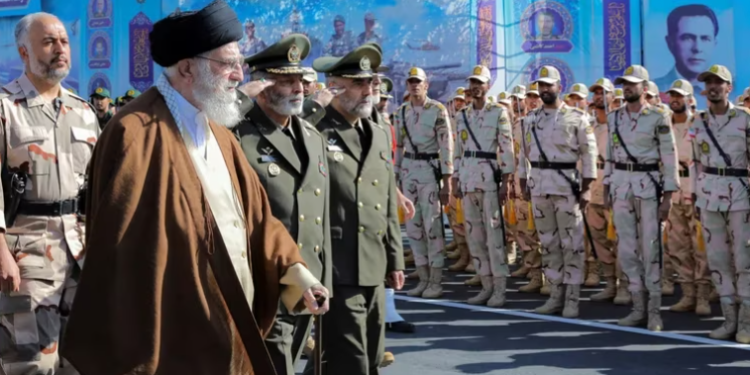 El líder supremo de Irán celebró la masacre terrorista cometida por Hamas: “Besamos las manos de quienes planearon el ataque a Israel”