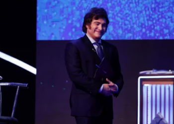 Milei cree que no pagará un costo electoral por la suba del dólar y apuesta a ganar en primera vuelta