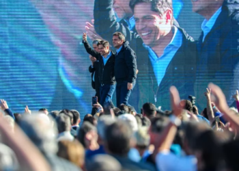 Massa: “El domingo, compañeros, cueste lo que cueste tenemos que ganar… el domingo vamos a ganar y vamos a comenzar a dar vuelta la historia”