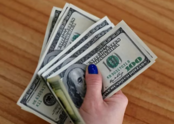 Los 4 motivos por los que el dólar libre bajó por quinto día consecutivo y se aleja del récord