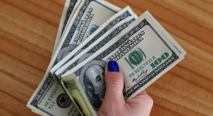 Los 4 motivos por los que el dólar libre bajó por quinto día consecutivo y se aleja del récord
