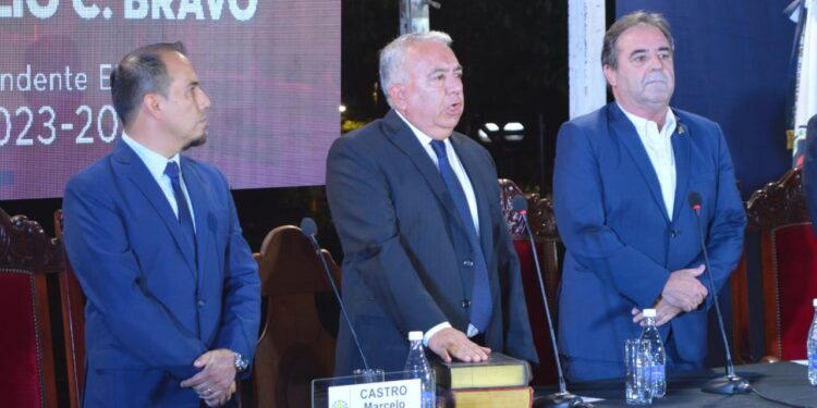 Con un mensaje esperanzador, Julio Bravo asumió su tercer mandato consecutivo