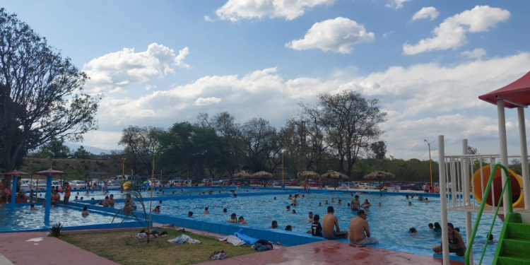 Disfruta del Camping y Balneario Municipal Jaque todo el fin de semana