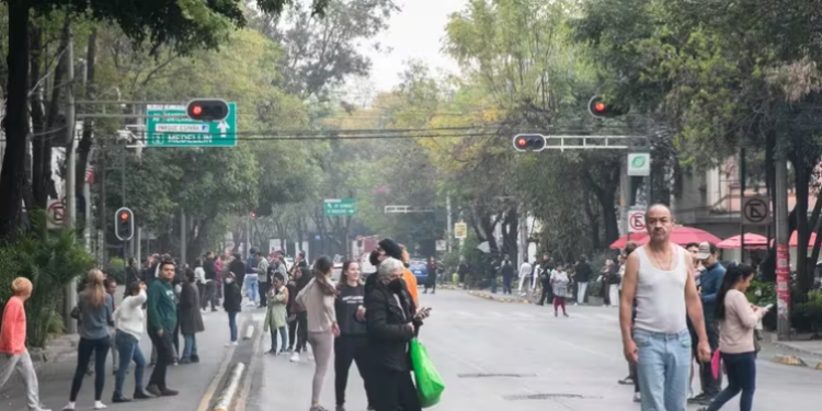 Fuerte sismo en México: preliminar 5.7 con epicentro en Puebla y percepción en CDMX