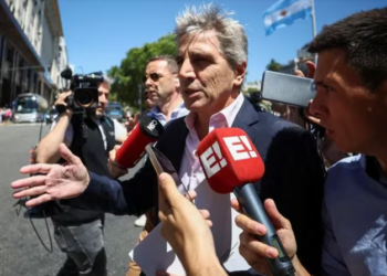 Primer día de Caputo: sin medidas, el ministro termina de definir su equipo y los anuncios económicos de mañana