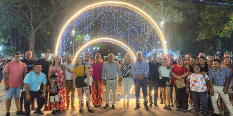 Se inauguró el Paseo Temático Navideño