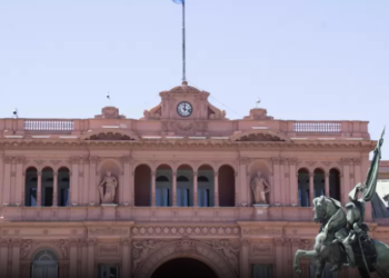 El Gobierno oficializó la prórroga por un año del Presupuesto 2023