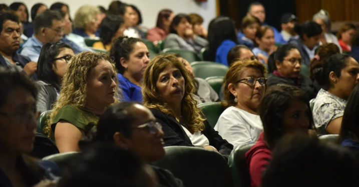 APS se capacita en detección temprana y cuidados para personas en riesgo suicida