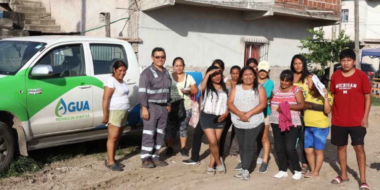 60 familias del barrio El Imperio ya cuentan con su propia conexión de agua potable