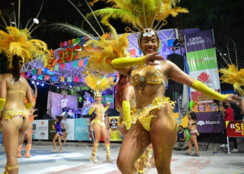 San Pedro te espera, hoy la primera noche de los corsos