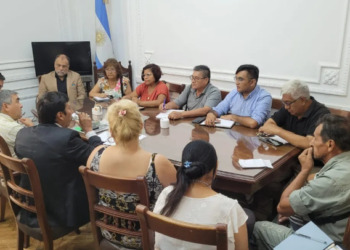 Paritarias: el gobierno prosigue la mesa de diálogo con los gremios estatales