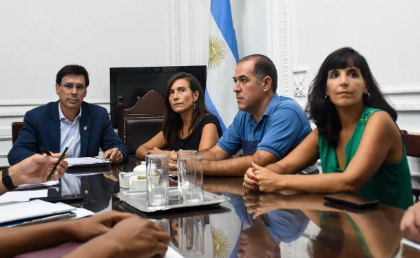 Continúa el diálogo con sindicatos estatales por paritarias