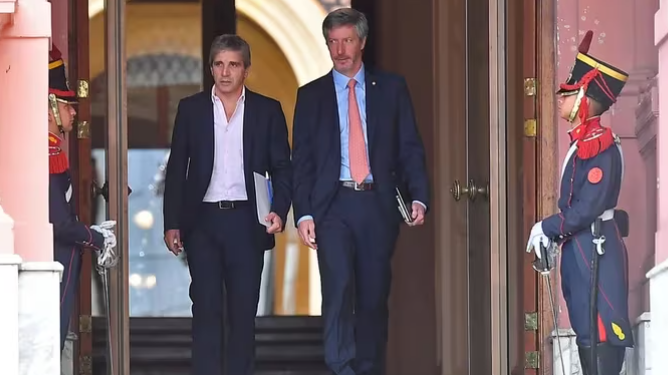 Con las próximas medidas en carpeta, Caputo muda la negociación con el FMI a Brasil y busca apoyo de EEUU