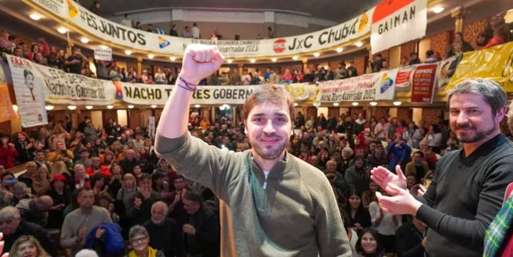 Un juez federal falló a favor del gobierno de Chubut y ordenó suspender el recorte de fondos