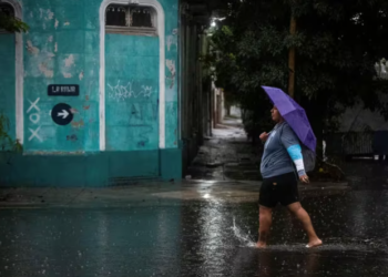 Alerta por tormentas y temperaturas extremas en 15 provincias: el pronóstico del tiempo en AMBA y el interior