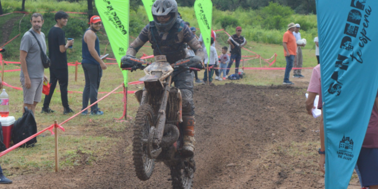 Más de 190 pilotos le dieron brillo a la fecha del Enduro del NOA