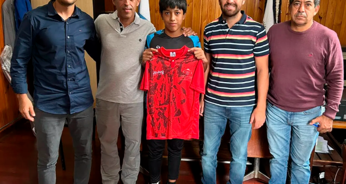 Acompañamiento gubernamental a Emanuel Benítez para el selectivo nacional sub-15 en Mendoza