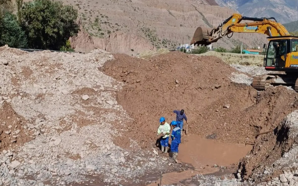Tras descomunal crecida del Río Purmamarca, Agua Potable de Jujuy reparó acueductos y normalizó el servicio