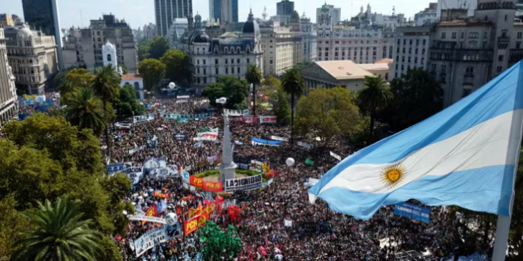El Día de la Memoria: una marcha opositora masiva y un video oficial que reavivó la división y el trauma de la dictadura