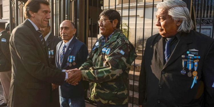 Carlos Sadir dio inicio a las actividades conmemorativas por el aniversario de la guerra de Malvinas