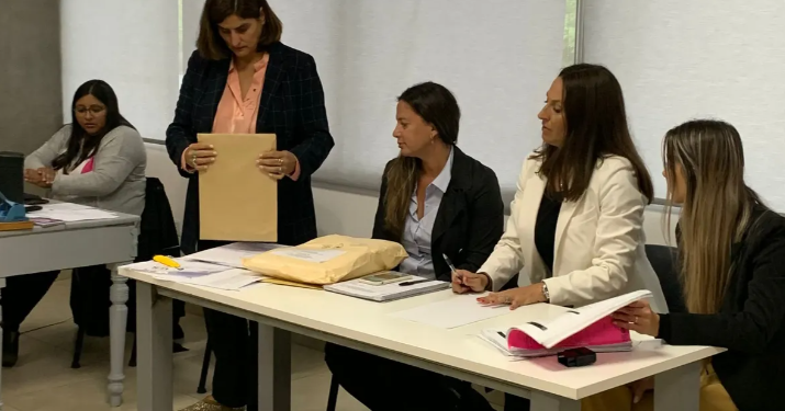 Educación: Licitación para la adquisición de Vehículos
