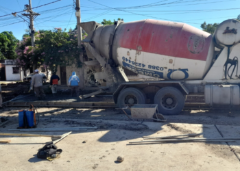 Pavimentan calle Lavalleja en barrio Patricios