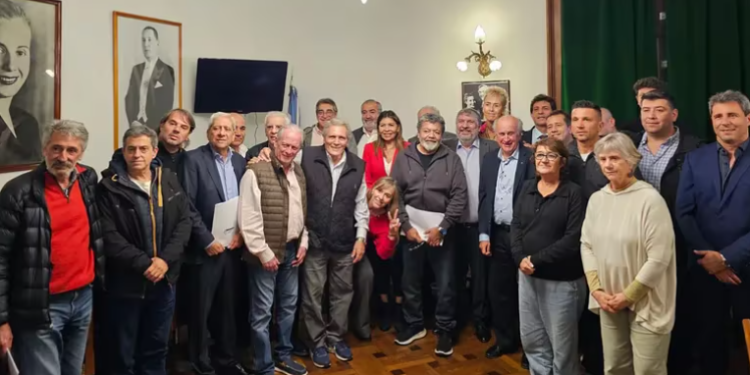 La CGT apuesta a un paro total como demostración de fuerza, pero se complica su estrategia política por Pablo Moyano