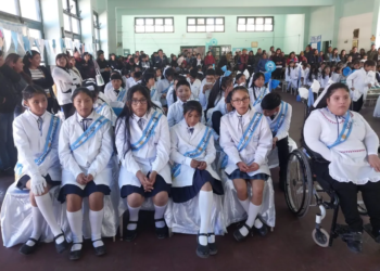 Con entusiasmo estudiantes de séptimo grado realizaron la Promesa de Lealtad a la Bandera Nacional de la Libertad Civil