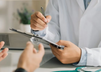 Las prepagas y el Gobierno afrontan una audiencia clave para definir la devolución de los aumentos a afiliados