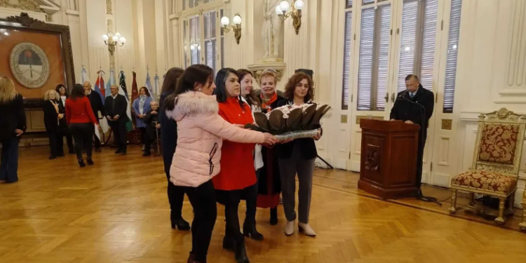 Acto por el Día del Historiador en el Salón de la Bandera