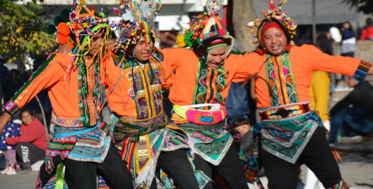 Con un gran marco de público, San Pedro puso en marcha los Corsos de Invierno