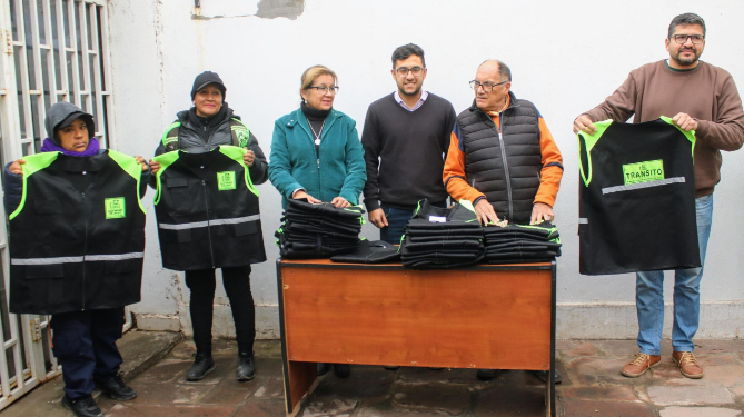 Se realizó la entrega de indumentaria de trabajo al equipo de tránsito