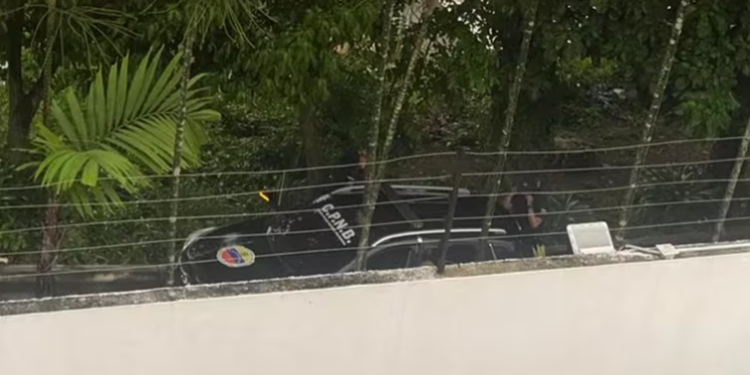 Se agrava la situación en Venezuela: fuerzas policiales del régimen chavista rodean la embajada argentina en Caracas