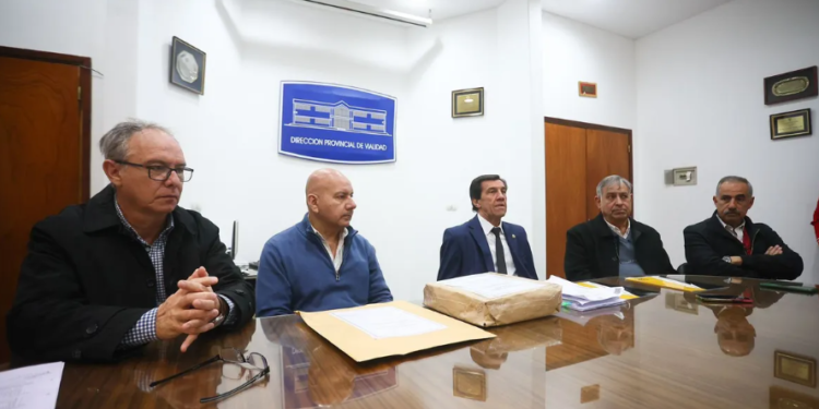 Sadir encabezó el acto de apertura de sobres del Plan Provincial de Repavimentación
