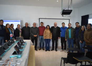 Julio Bravo firmó convenio con el IES 9 y presento cursos del Nodo Científico Tecnológico