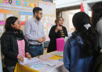 Continúa el ciclo “Hablemos de todo” en las escuelas secundarias