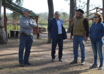 Julio Bravo visitó Jaque para supervisar las obras de modificación del camping