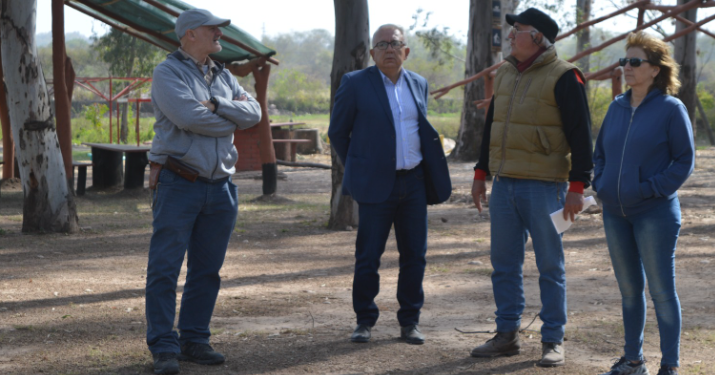 Julio Bravo visitó Jaque para supervisar las obras de modificación del camping