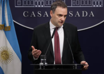 El vocero Manuel Adorni tendrá rango de ministro y dependerá de manera directa de Javier Milei