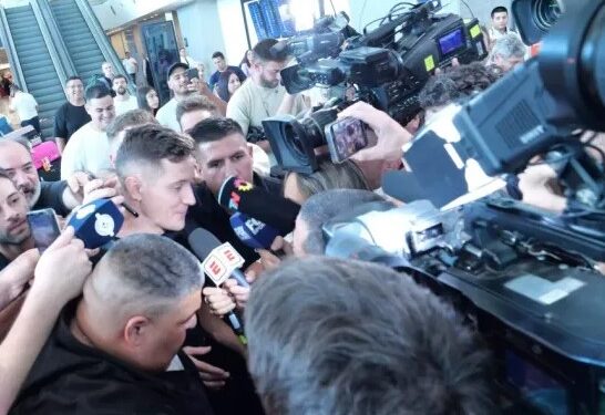 Revolución en el aeropuerto de Ezeiza por la llega de Ander Herrera