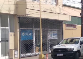 Atacaron a una empleada de Pami en San Pedro por reclamos de medicamentos