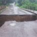El puente que une Los Molinos con Los Huaicos está cortado por las lluvias