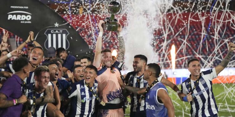 Talleres amargó al River de Gallardo y se quedó con la Supercopa Internacional