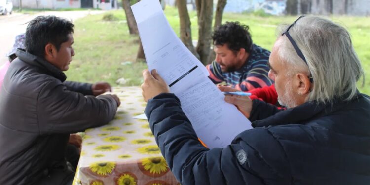 Continúan los trabajos Regularización de lotes en B6, Alto Comedero