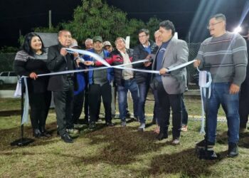 Deportivo La Ovejería inauguró la iluminación de su estadio