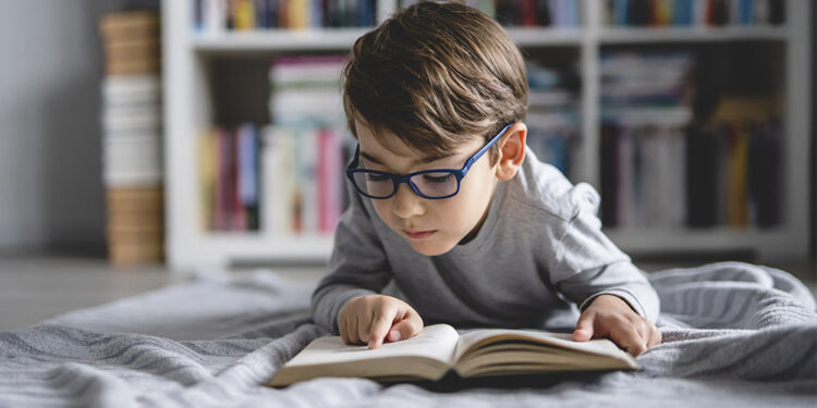 Los chicos y la falta de lectura: el 59% de los alumnos de sexto grado tiene menos de 20 libros en sus casas