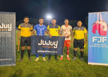 El «millonario» ganaba 2 – 1 y el partido fue suspendido por agresión al juez de línea