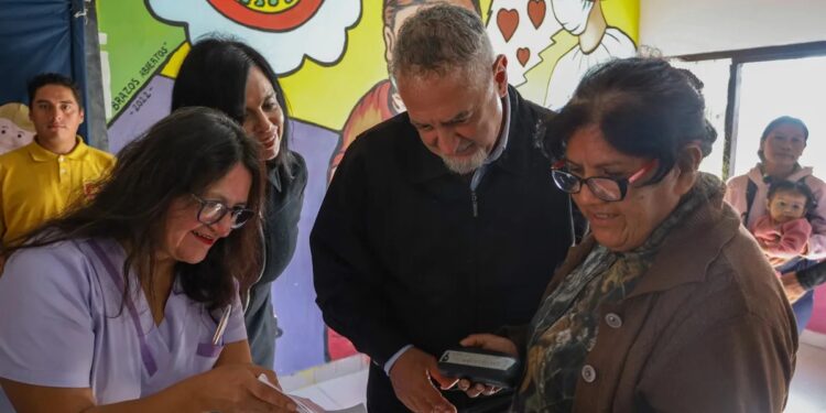 Salud entregó anteojos a 111 personas en Monterrico